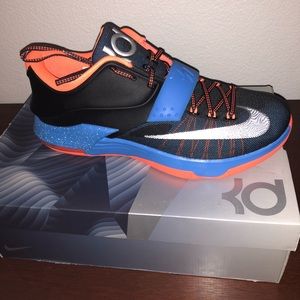 *NEW IN BOX ** size 12 Nike Shoes Nike KD 7 VII